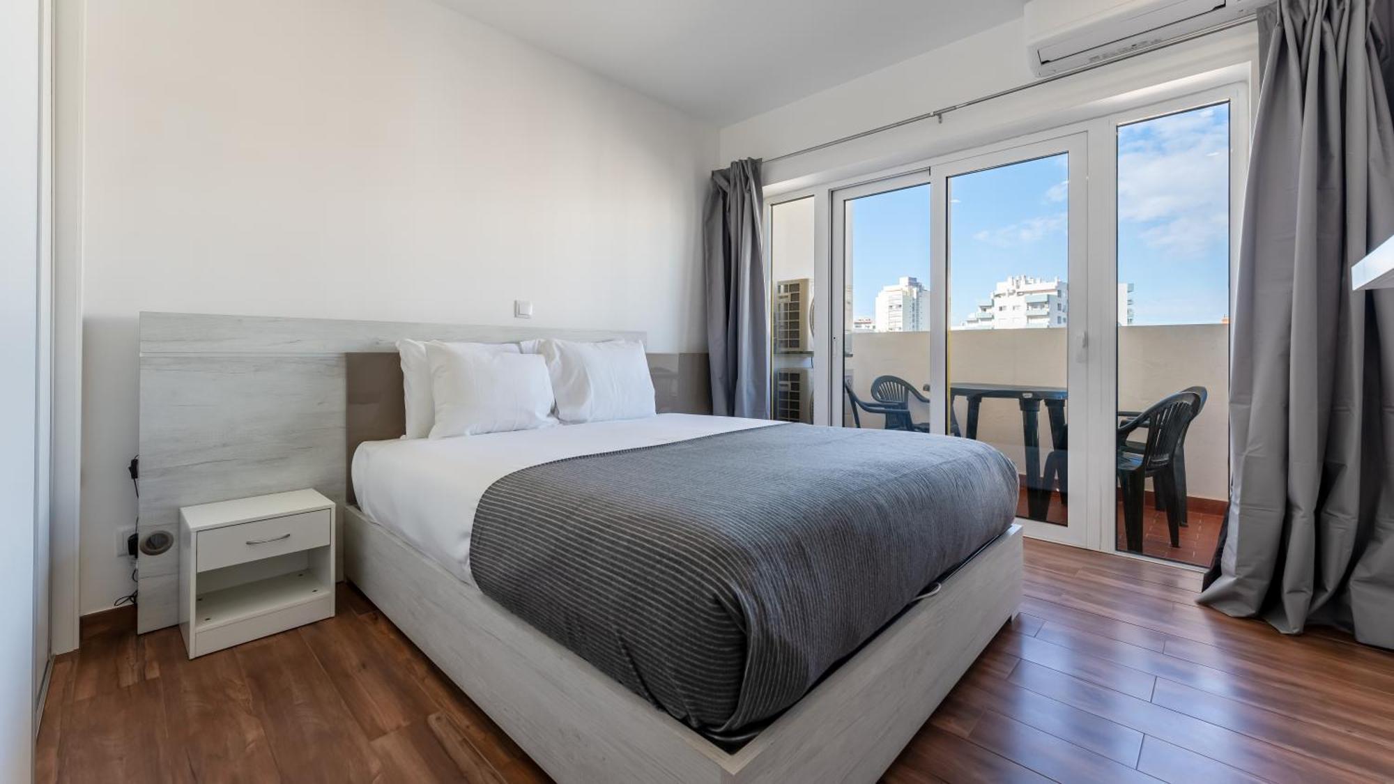 Serene Blue 1 Bdr Flat With Balcony By Lovelystay Portimão Eksteriør bilde