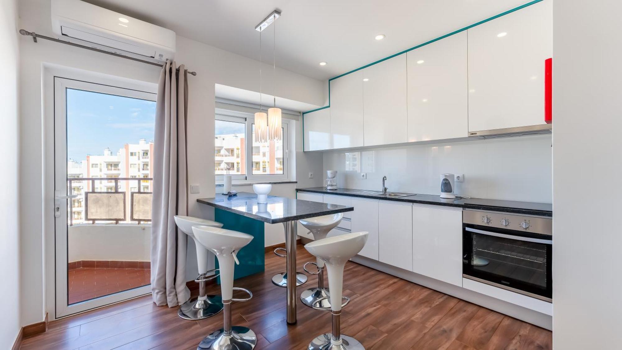 Serene Blue 1 Bdr Flat With Balcony By Lovelystay Portimão Eksteriør bilde